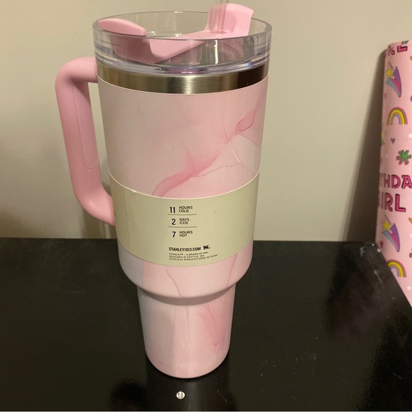 Gorgeous LIMITED RELEASE Stanley PINK WATERCOLOR TULLE 40oz Quencher Tumbler - Picture 2 of 5